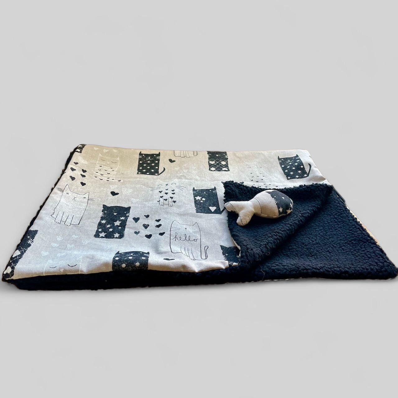 Cat blanket/throw in cat print fabric with soft Sherpa fleece backing