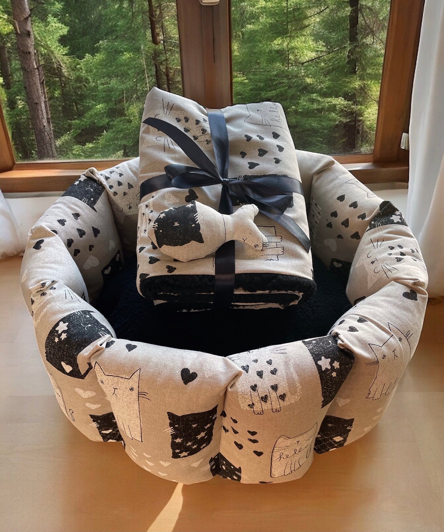 Pocket sided washable cat/kitten bed with removable cushion, cat print fabric